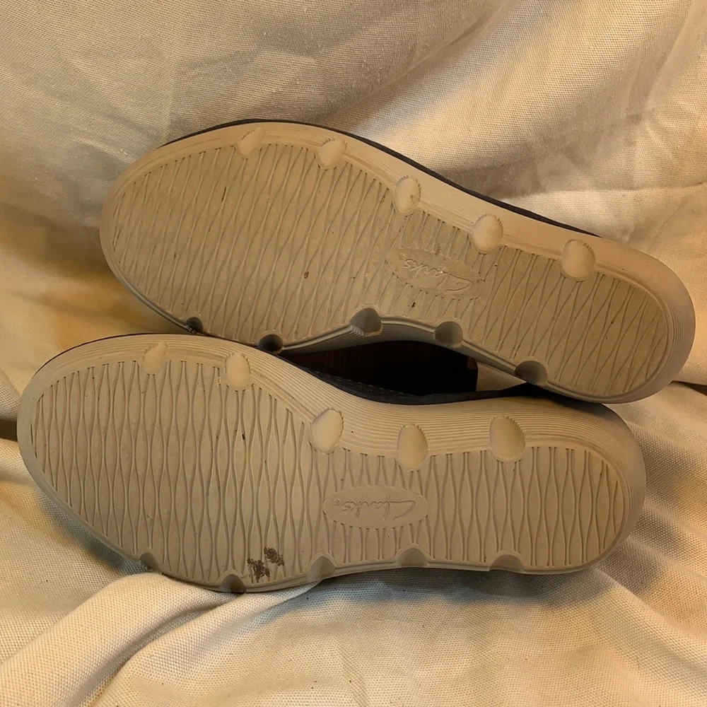 Clarks almost NEW, worn once leather ankle strap